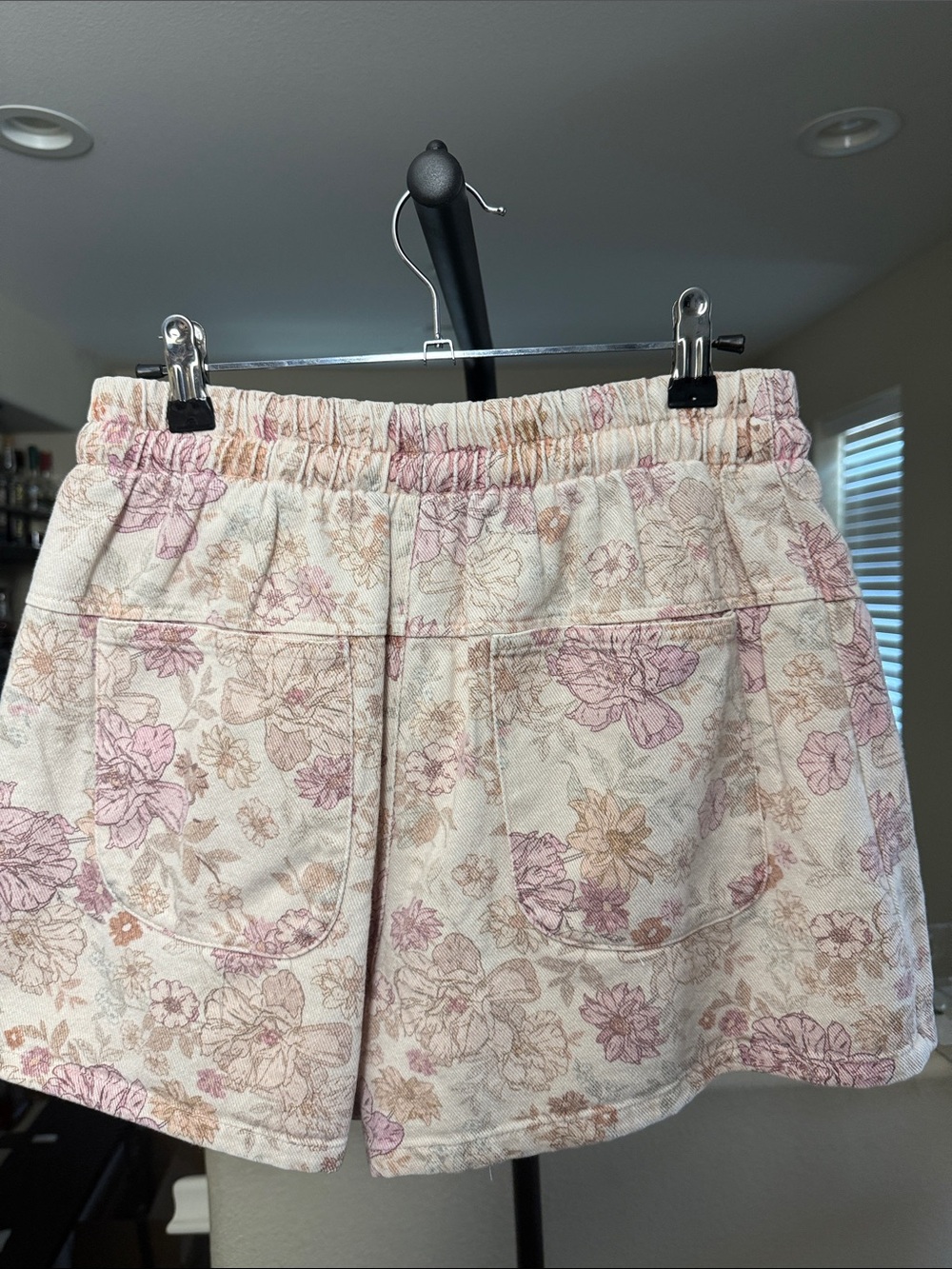 Floral Drawstring Elastic Waist Women's Shorts - Pink Floral - Picture 3 of 5